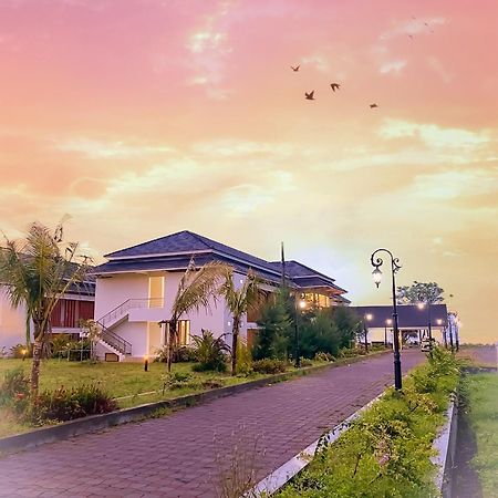 Horison Resort Antawirya Jepara Eksteriør billede