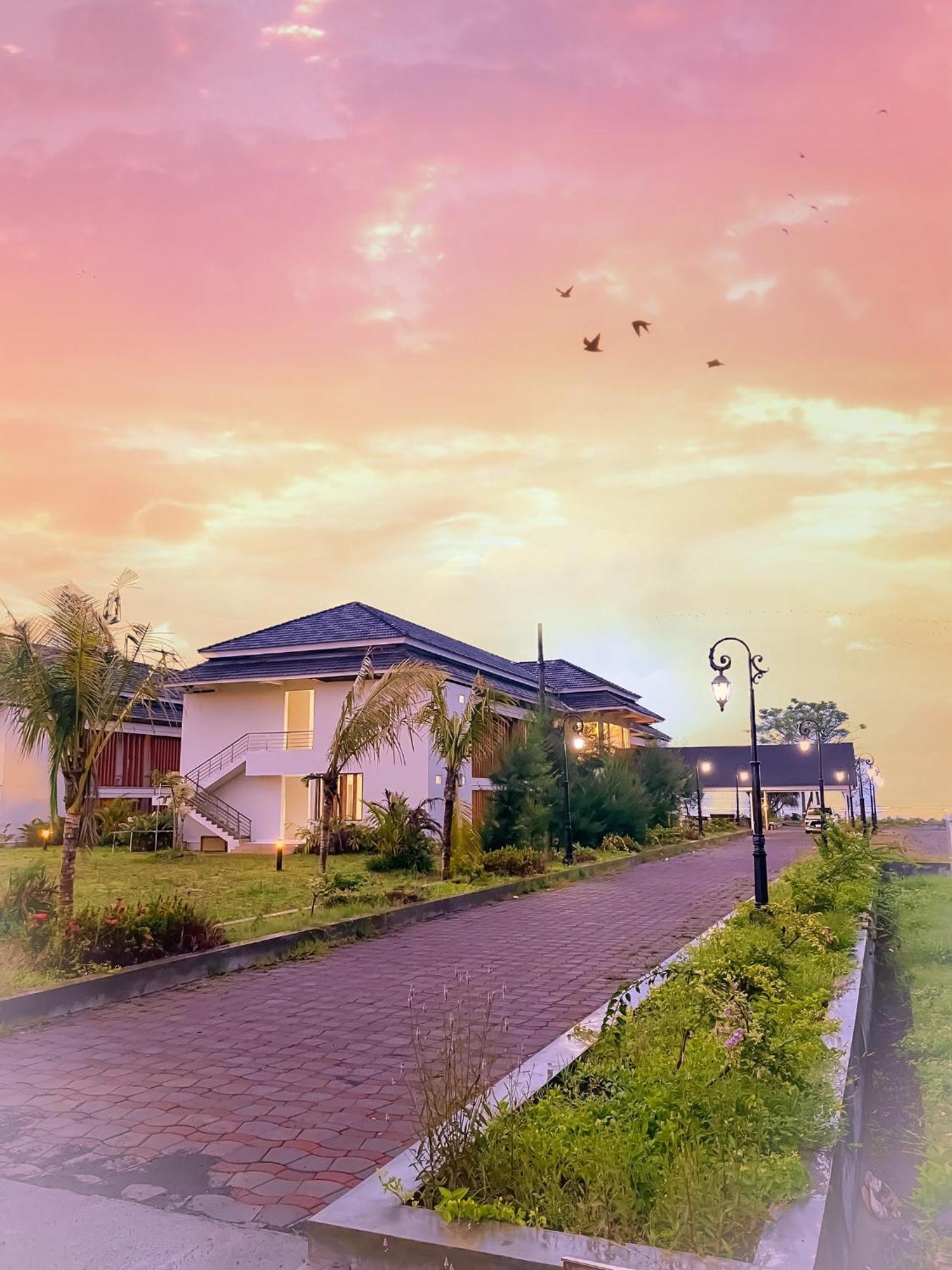 Horison Resort Antawirya Jepara Eksteriør billede